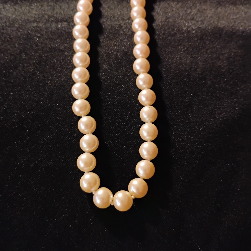 Classic Cream Pearl Necklace